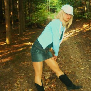 Viens te promener nu(e) avec moi Elisa - rencontre-Milf-Perpignan