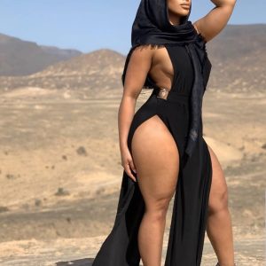 Viens marcher pieds nus sur le sable Leïla - rencontre-Naturiste-Besançon