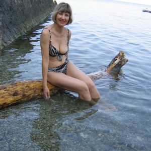 Nu·de ans le froid, je cherche à chauffer Coralie - rencontre-Naturiste-Strasbourg